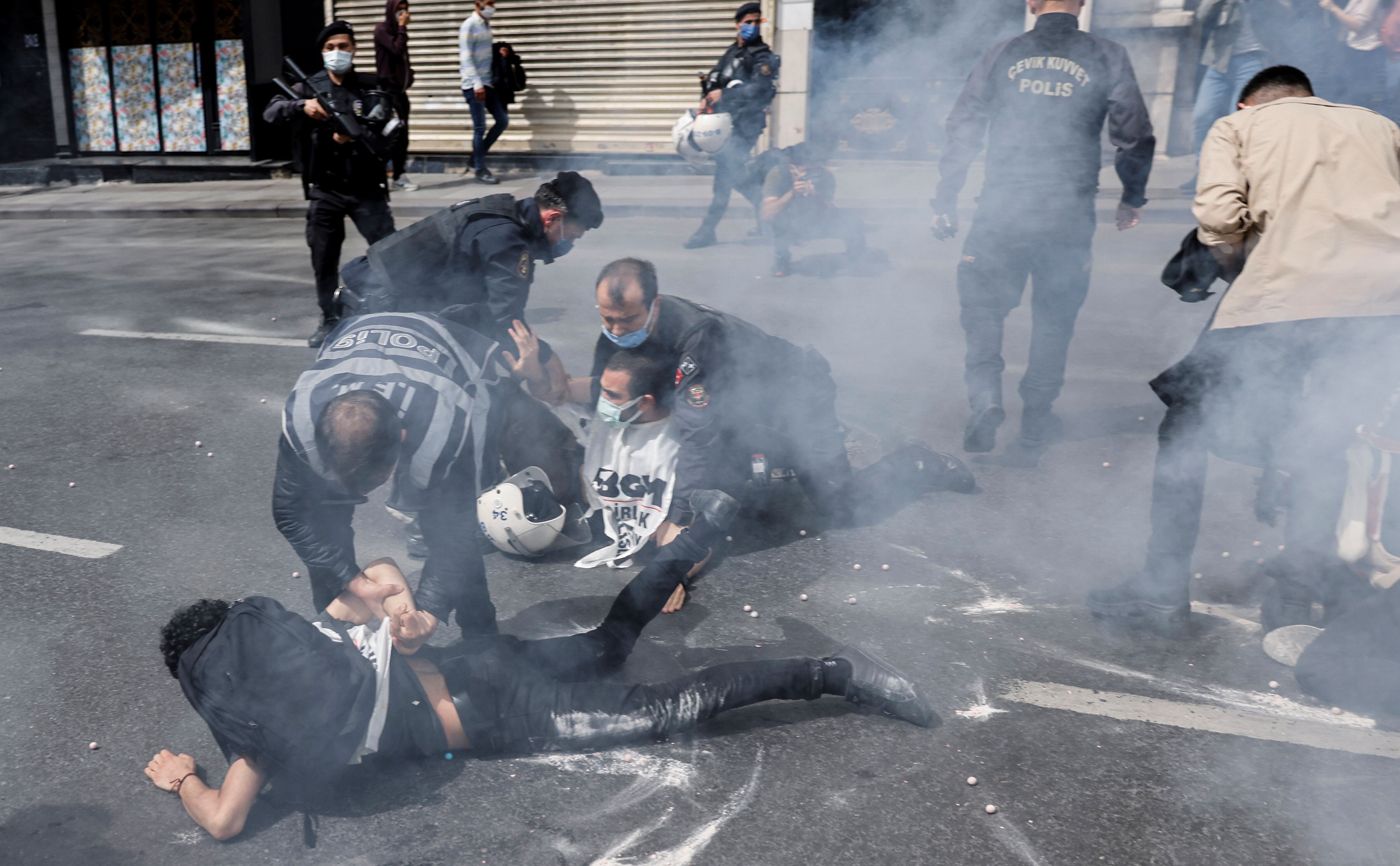 Más de 200 personas fueron detenidas en Turquía (REUTERS/Umit Bektas)