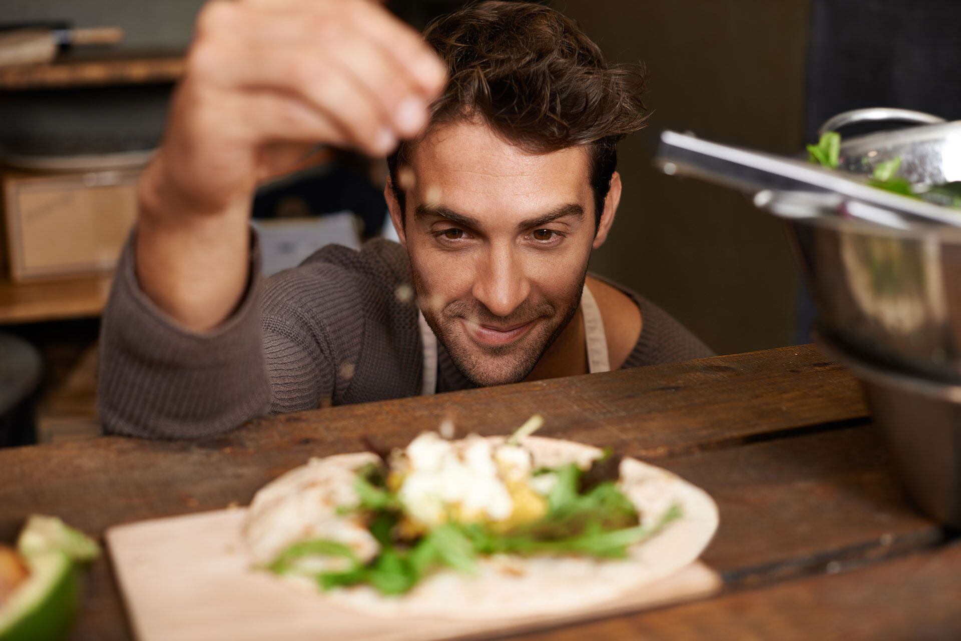 Los consejos de los chefs invitan a experimentar con diferentes condimentos y sabores (Getty)