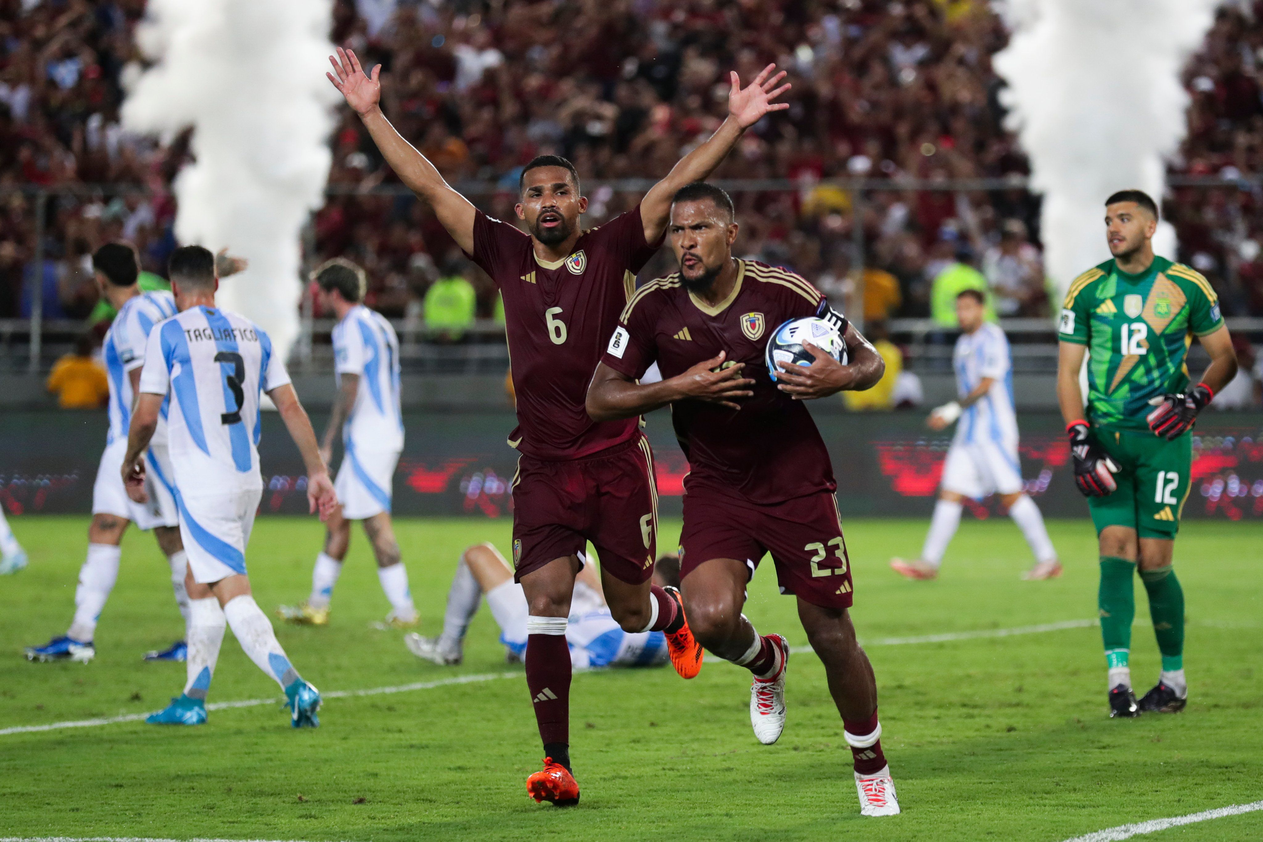 Salomón Rondón puso el 1-1 definitivo en Venezuela vs Argentina.