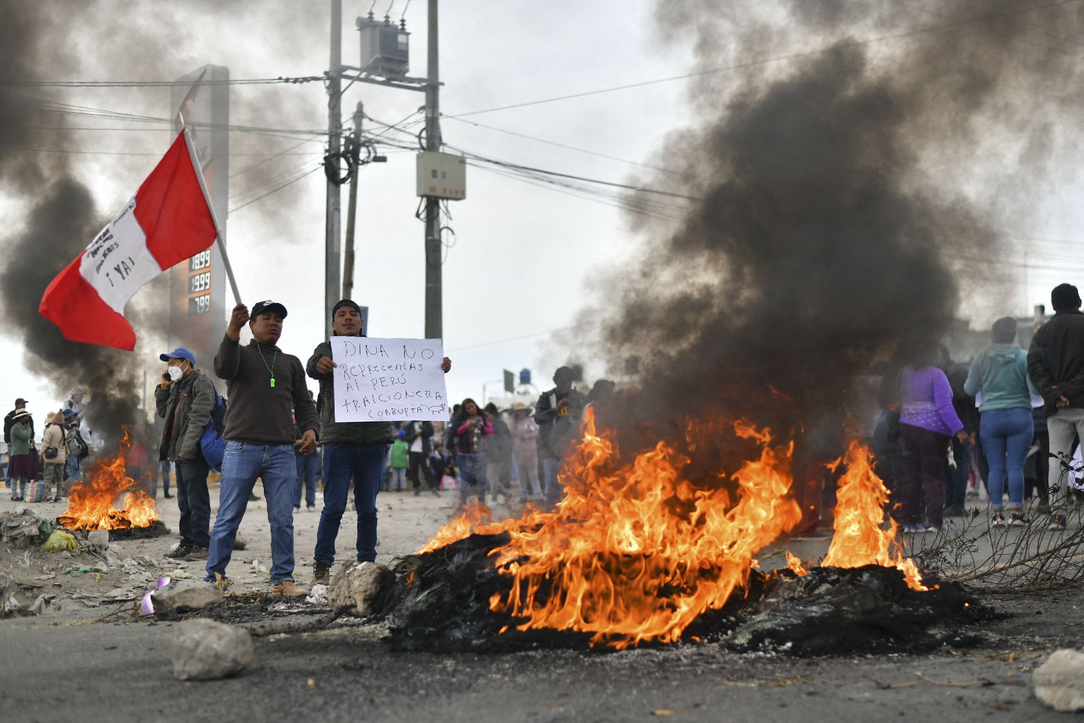 Protestas en Arequipa por toma de aeropuerto y bloqueo de carreteras