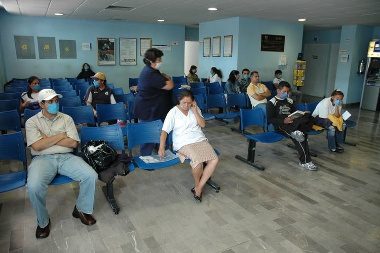 Pacientes en el Instituto Nacional de Enfermedades Respiratorias (Foto: SAÚL LÓPEZ/CUARTOSCURO)