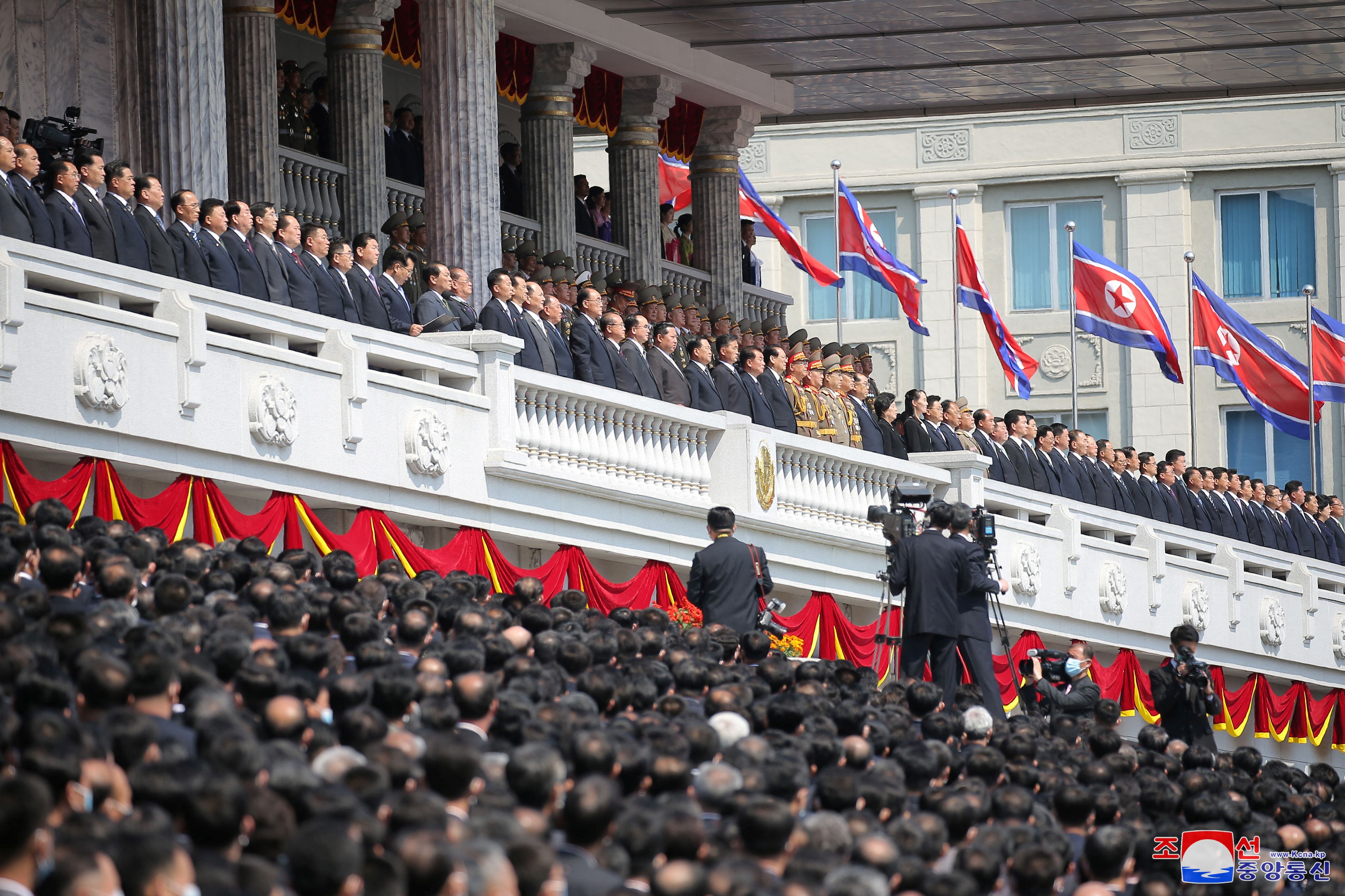 Il dittatore Kim Jong Un ha guidato una parata per commemorare il nonno e  fondatore della Corea del Nord - Infobae