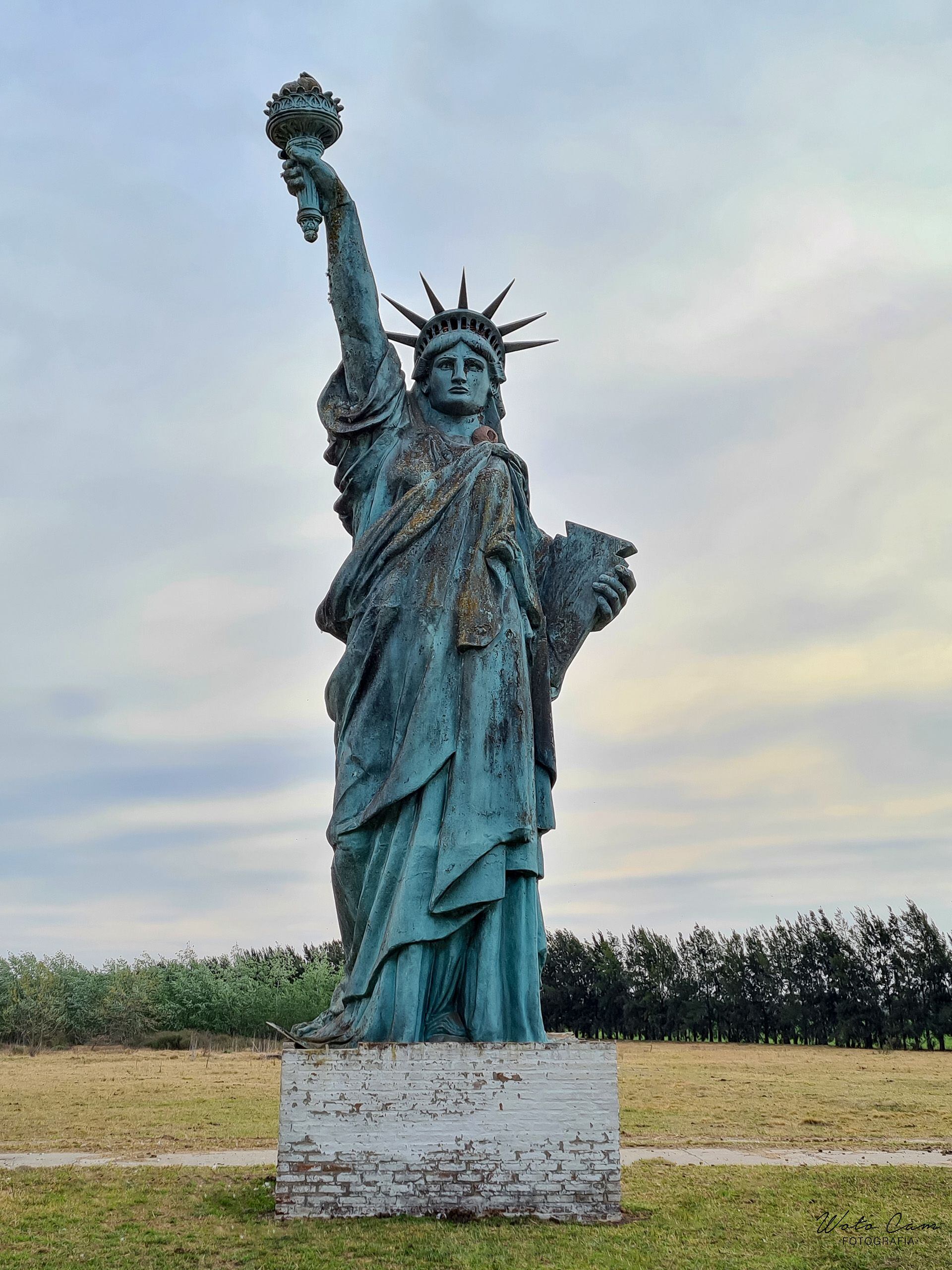 El Misterio De La Estatua De La Libertad Escondida En Un Campo Del Conurbano Bonaerense Infobae