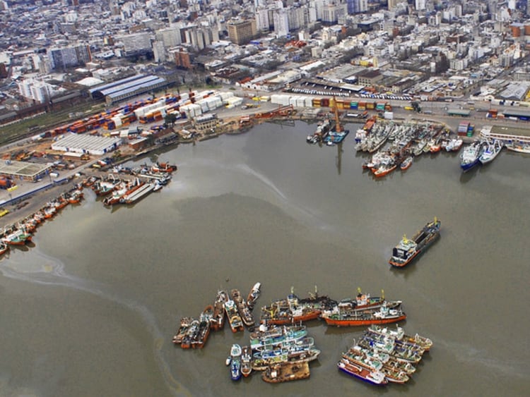 Montevideo cerr completamente el ingreso de buques de pasaje procedentes de Argentina.