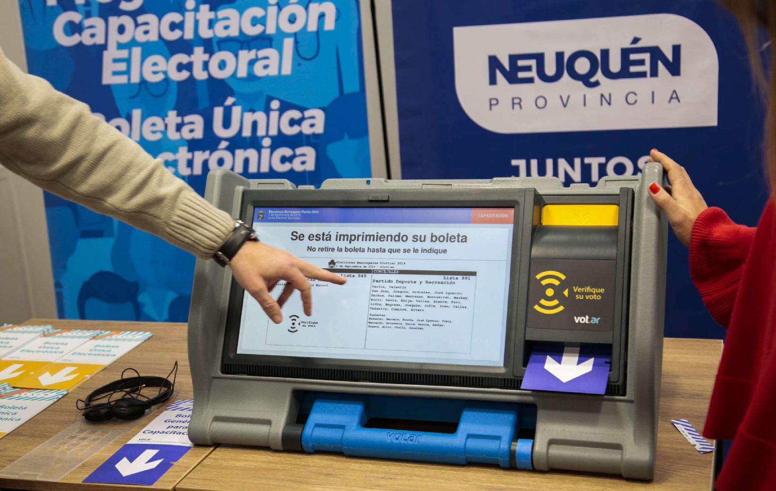 Elecciones 2023: cómo es el Sistema de Boleta Única Electrónica con el que  votará Neuquén - Infobae