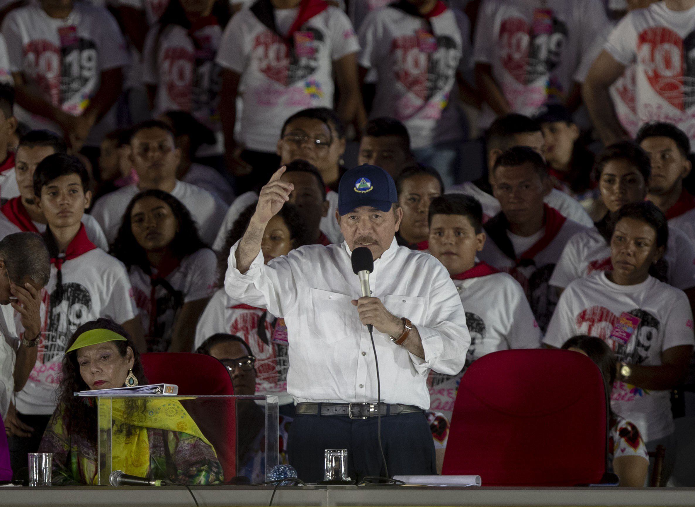 El presidente de Nicaragua, Daniel Ortega, y la vicepresidenta, Rosario Murillo (EFE/ Jorge Torres)