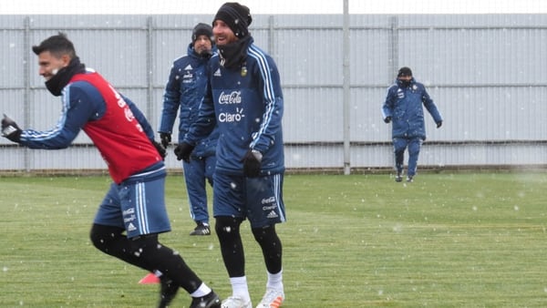 Lionel Messi y Sergio Aguero compartirán el ataque de la Selección (@Argentina)