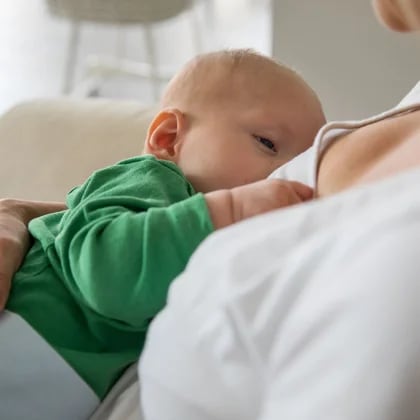 Sanitas - ✓¿Sabías que además de las innumerables ventajas que tiene para  el bebé, la lactancia materna también es beneficiosa para la madre, ya que  tiene un poder protector contra el cáncer