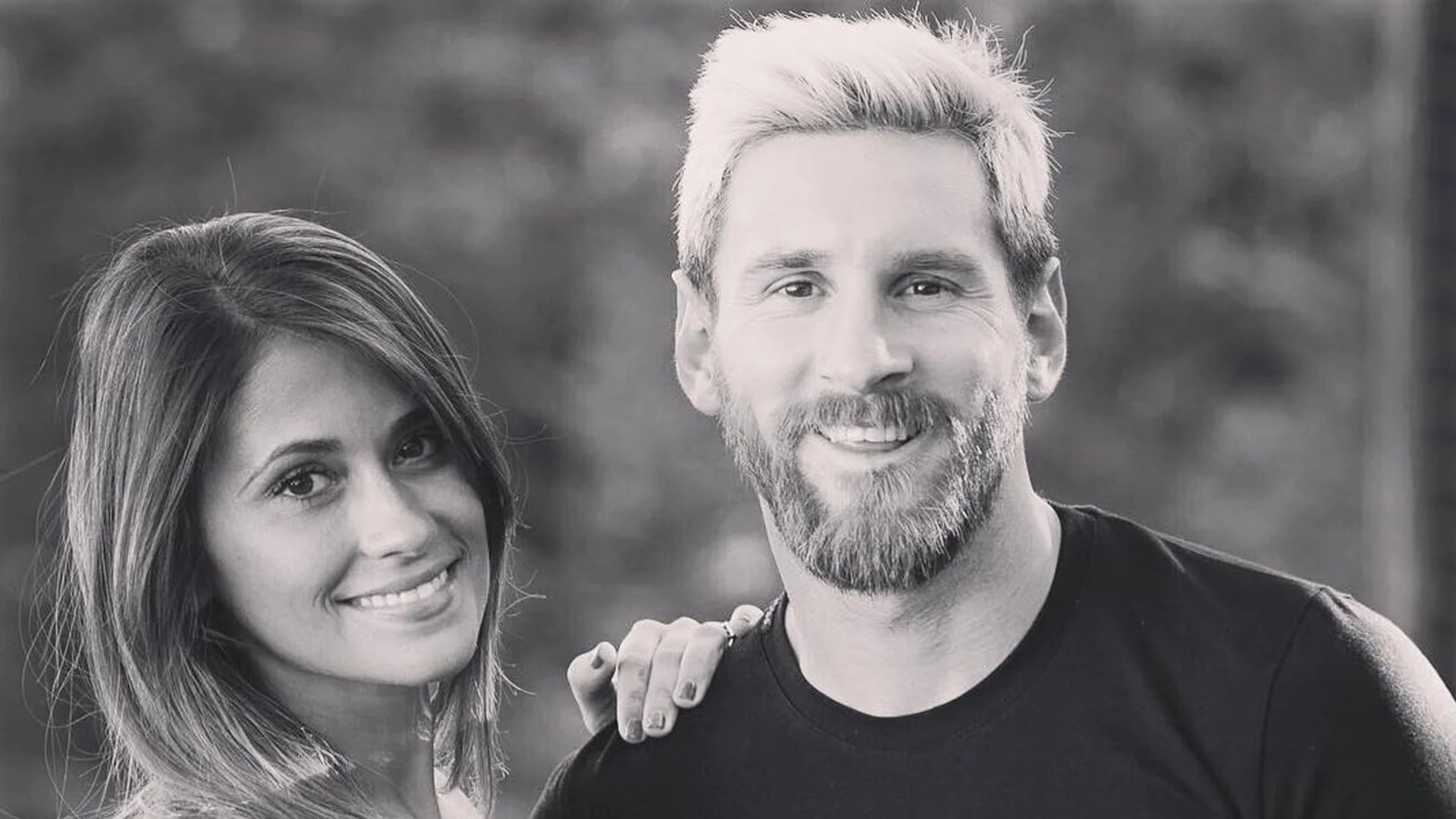 Antonella Roccuzzo junto a Lionel Messi, en Barcelona