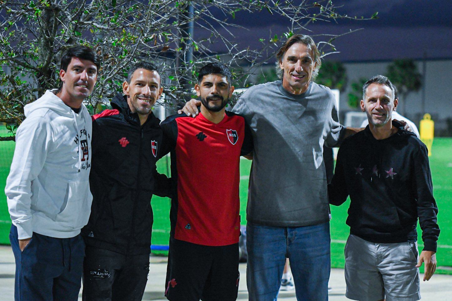 Mauro Formica, Maxi Rodríguez, Éver Banega, Rolando Schiavi y Lucas Bernardi en la previa del amistoso entre Inter Miami y Newell's