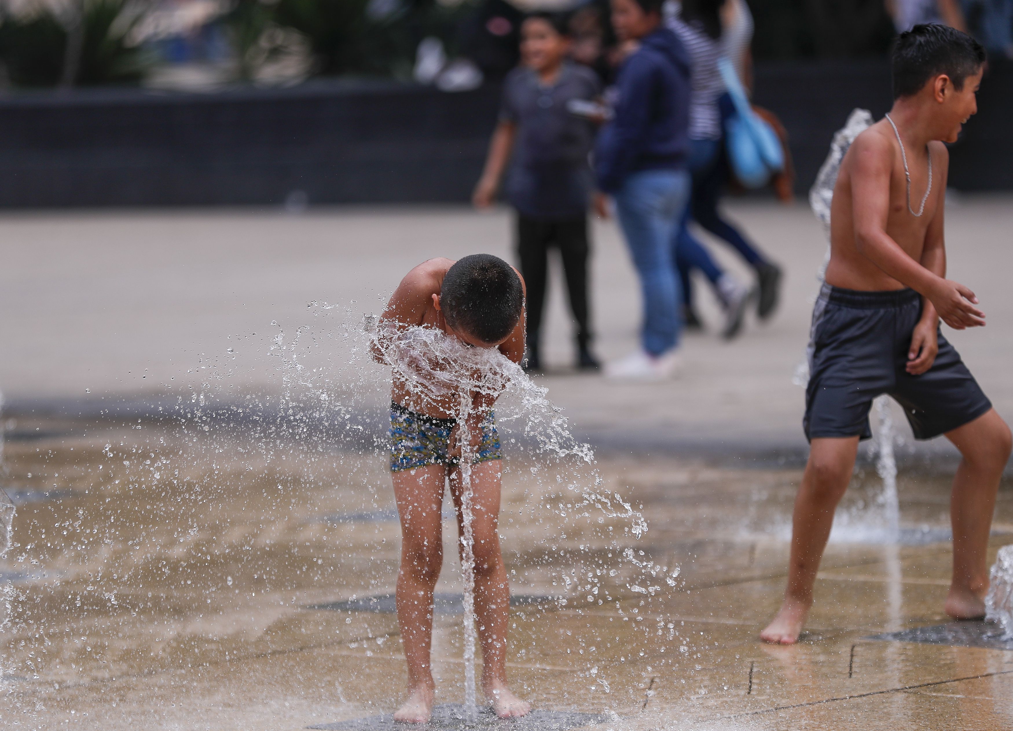 La ola de calor trae 45 grados en casi la mitad de los estados mexicanos pero habrá lluvia