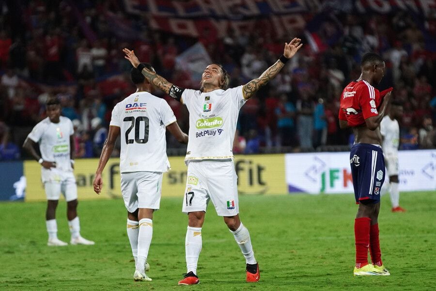 Dayro Moreno tras celebrar un gol en el Atanasio Girardot ante Independiente Medellín el 16 de marzo de 2023 - crédito Juan Augusto Cardona / Colprensa