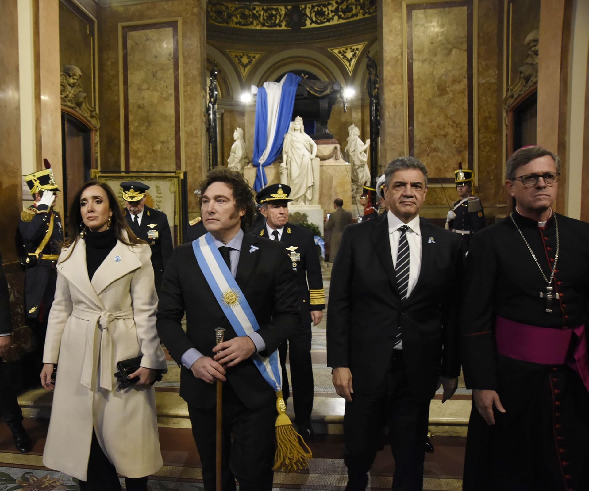 Jorge Macri en el izamiento de la bandera