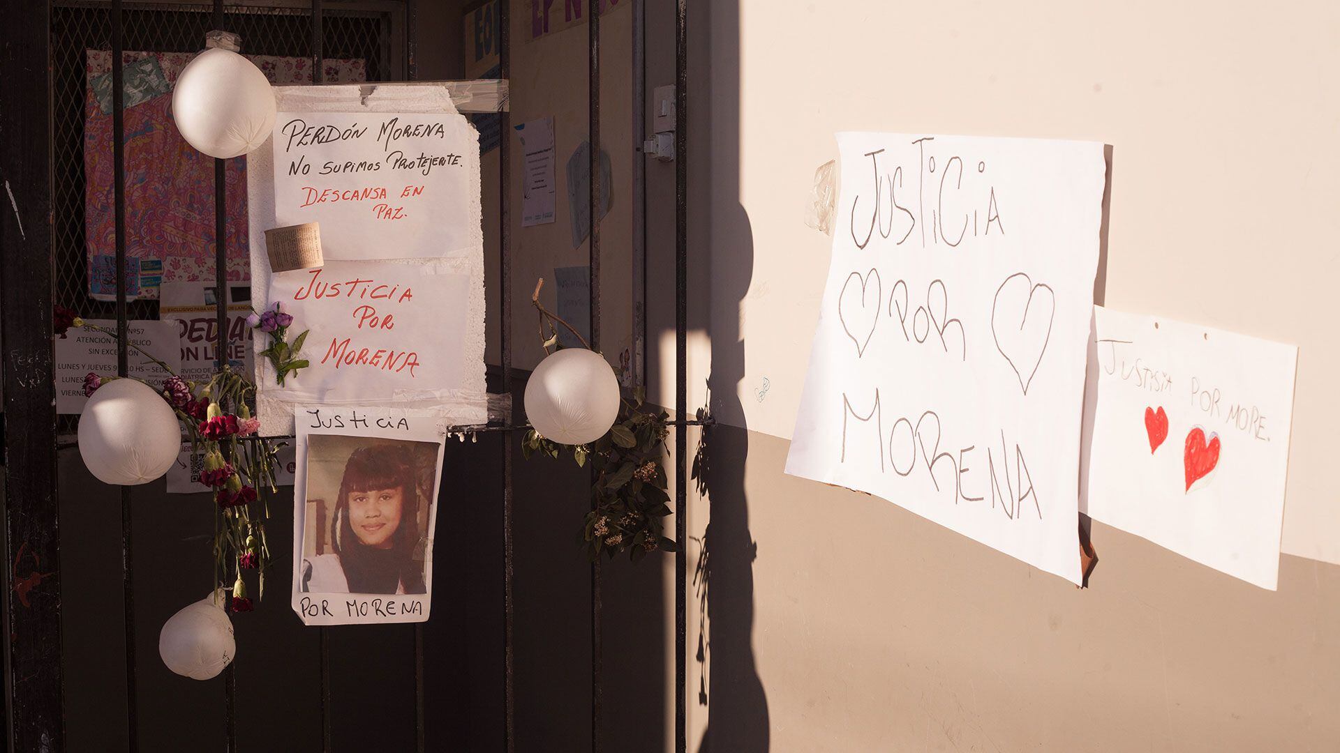 Así está hoy la Escuela Almafuerte Nº20, en el partido bonaerense de Lanús, donde asistía Morena Domínguez, la niña de 11 años asesinada el pasado miércoles. (Foto: Roberto Almeida)