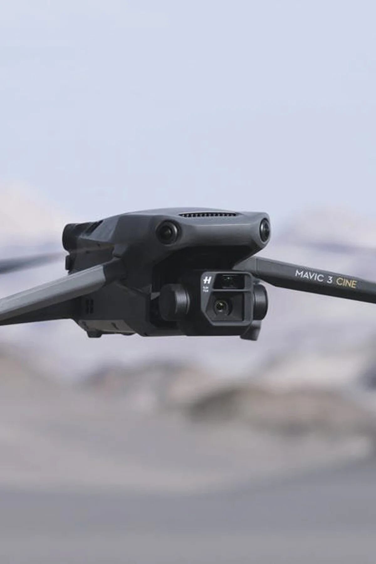DJI Mavic 3 Cine Premium Combo, dron con cámara Hasselblad 4/3 CMOS, video  de 5.1K, detección de obstáculos omnidireccional, vuelo de 46 minutos
