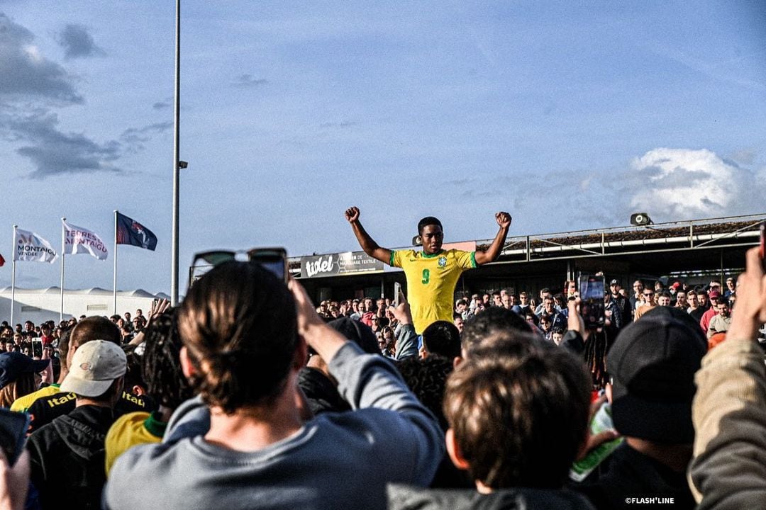 La foto de Endrick en el Torneo Internacional de Montaigu por la que lo comparan con Pelé