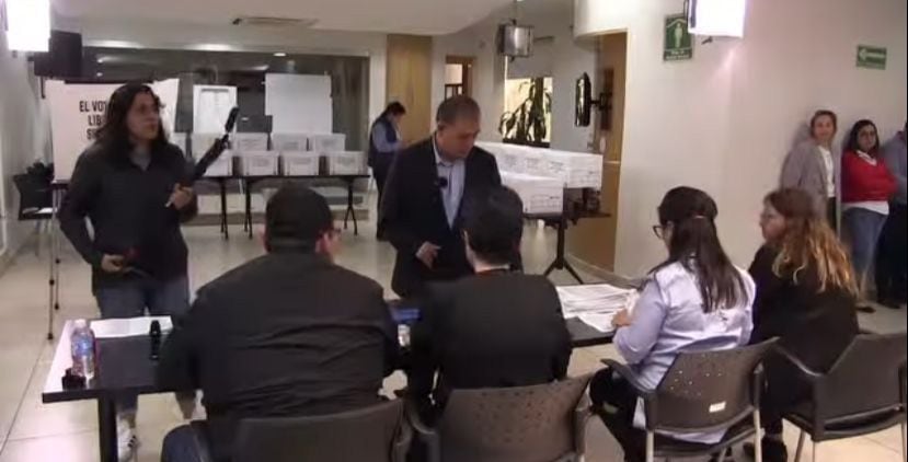 El diputado Rubén Moreira realizó un simulacro de la elección de jueces 

Crédito: Captura de pantalla a video de @rubenmoreirav/ Instagram