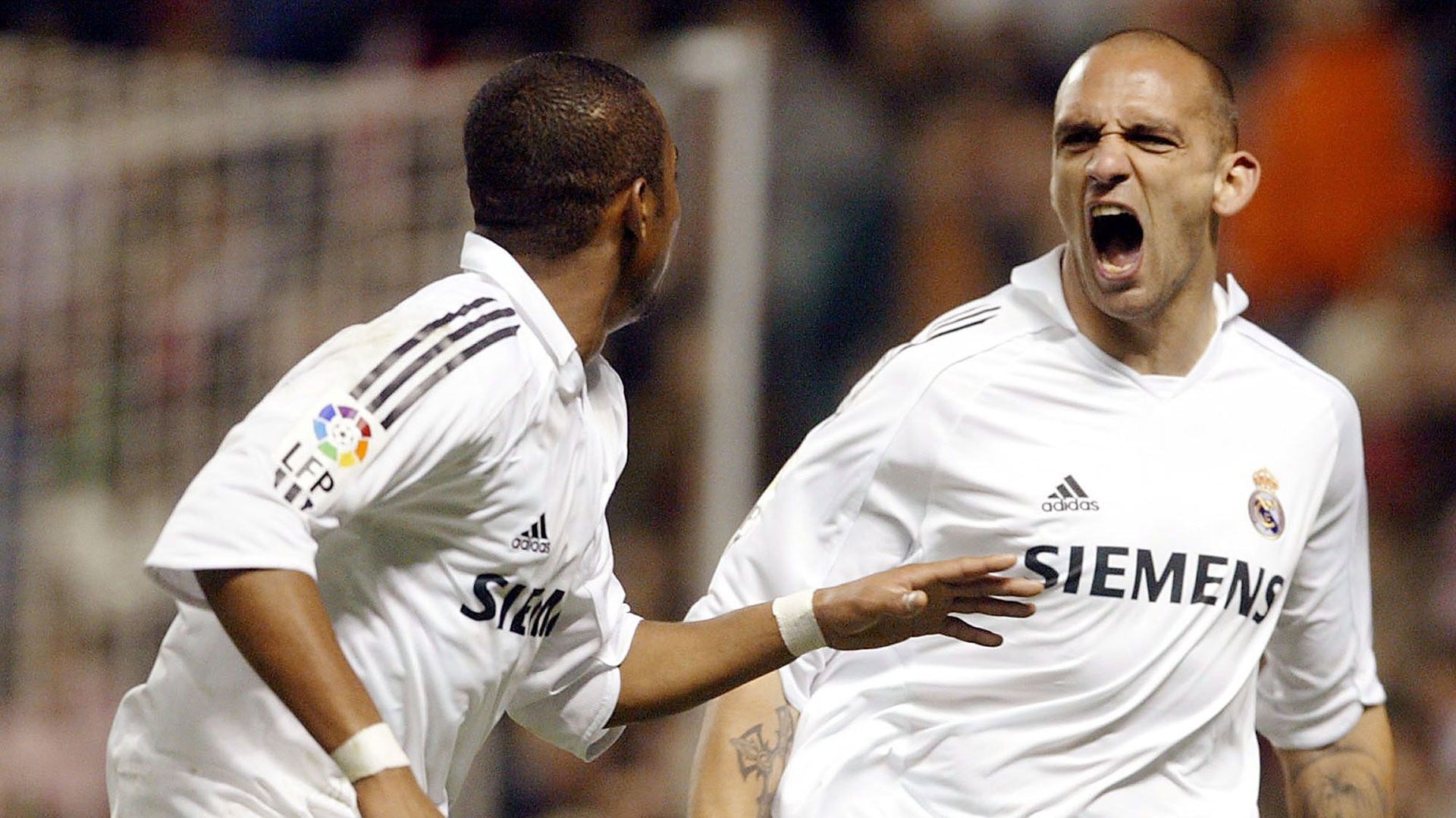 Raúl Bravo, con la camiseta del Real Madrid