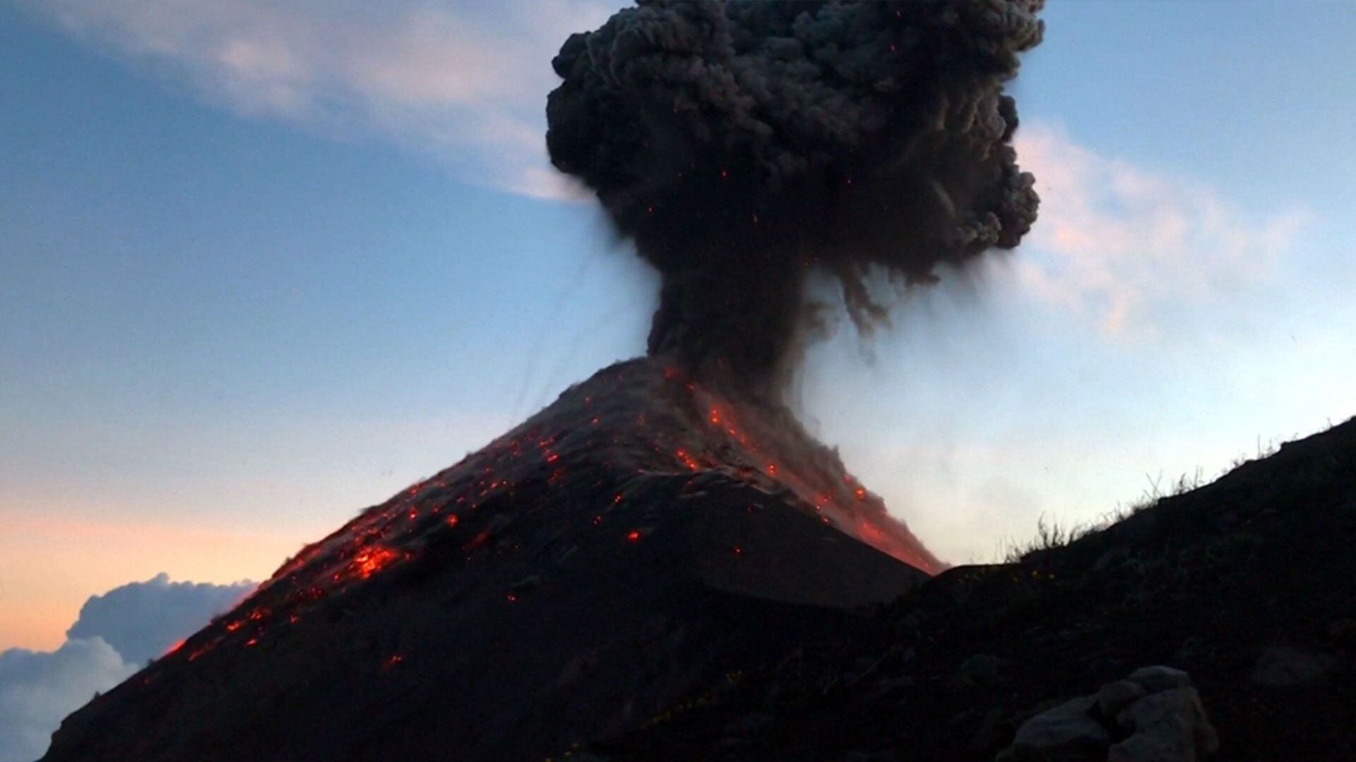 La última erupción fuerte del volcán de Fuego fue en el año 2018. (Archivo Infobae)