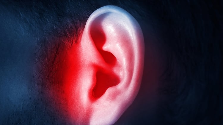 Hay que evitar las maniobras propias de limpieza en el oído interno