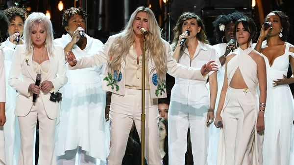 Kesha en los premios Grammy 2018 (AFP)