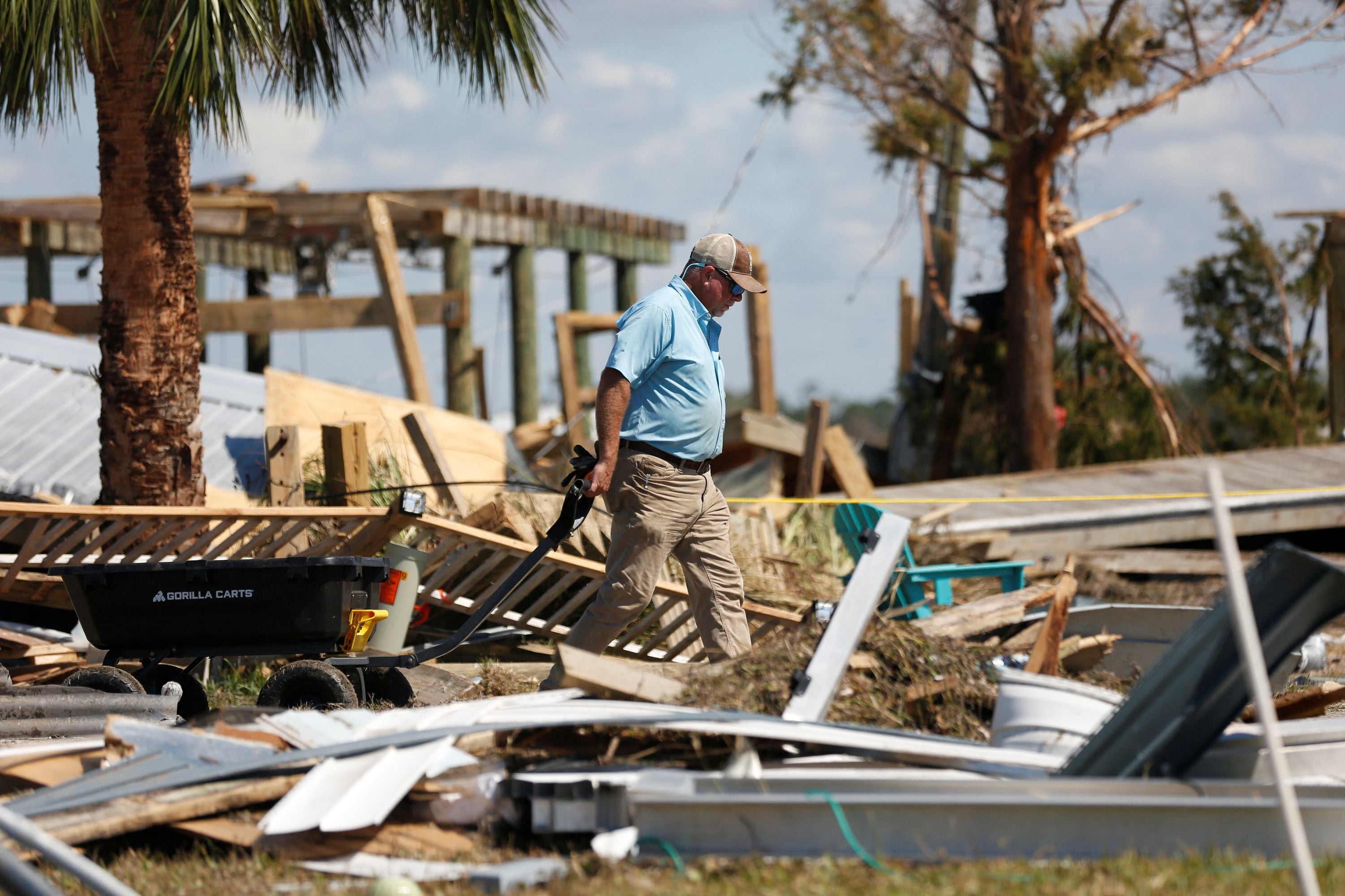 El presidente Joe Biden visitará las áreas afectadas y ha declarado desastres mayores en Florida y Carolina del Norte. (REUTERS/Octavio Jones)