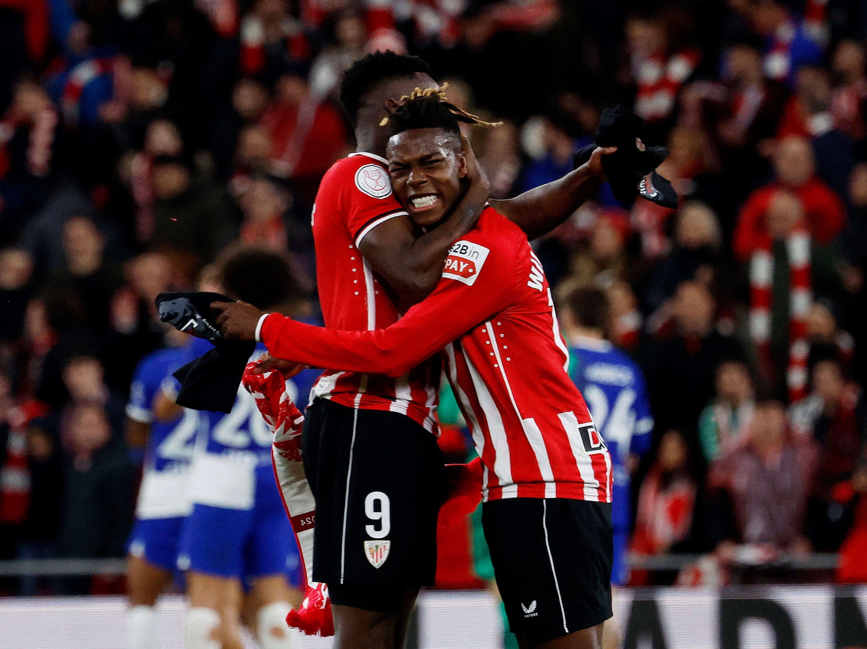 Iñaki y Nico Williams celebran el pase del Athletic a la final de Copa del Rey (REUTERS).