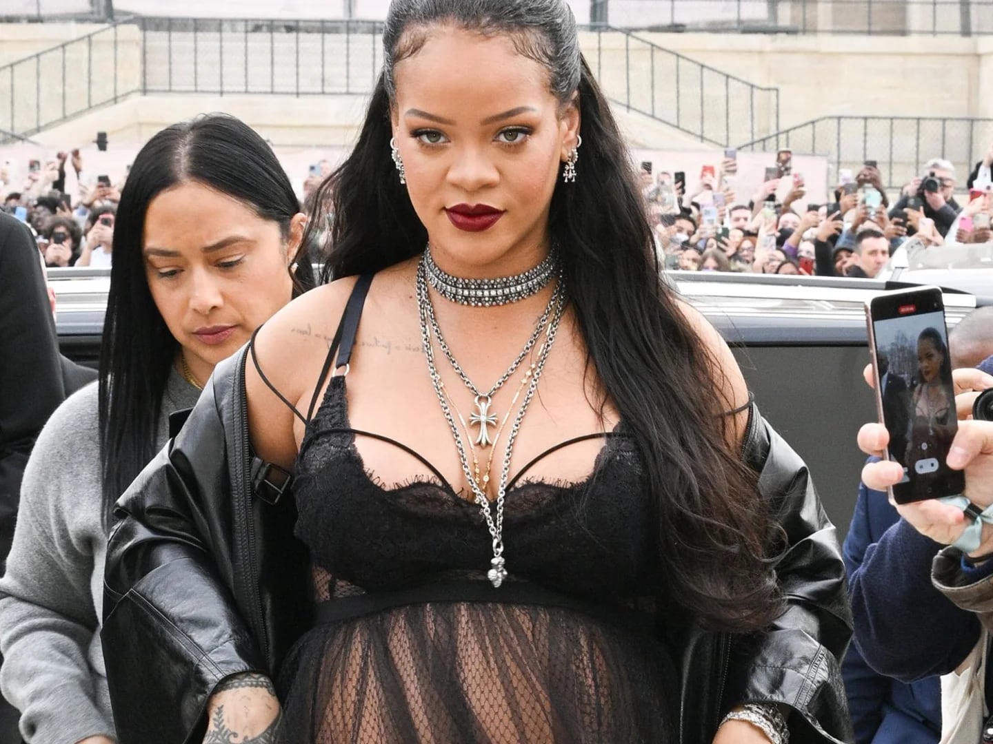 Com foco no varejo, Rihanna deixa comando executivo da Savage x