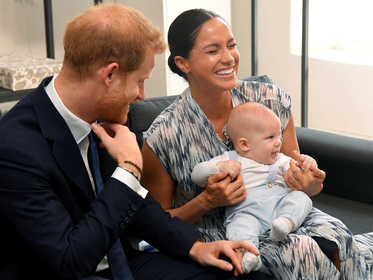 Los duques de Sussex con su hijo Archie, nacido el pasado 6 de mayo 