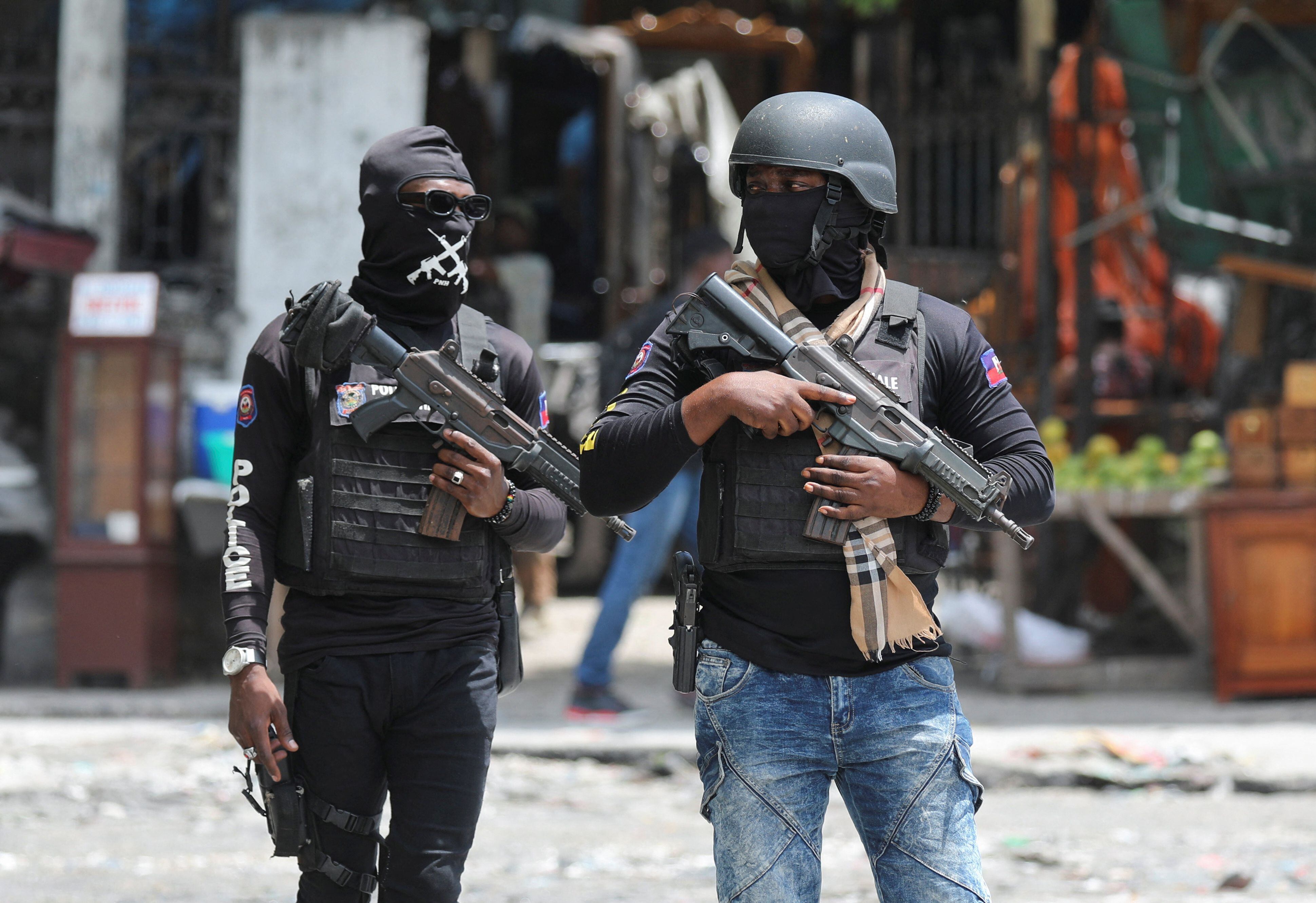 A finales de febrero, bandas armadas lanzaron ataques coordinados contra lugares estratégicos de Puerto Príncipe, alegando que querían derrocar a Ariel Henry (REUTERS/Ralph Tedy Erol)