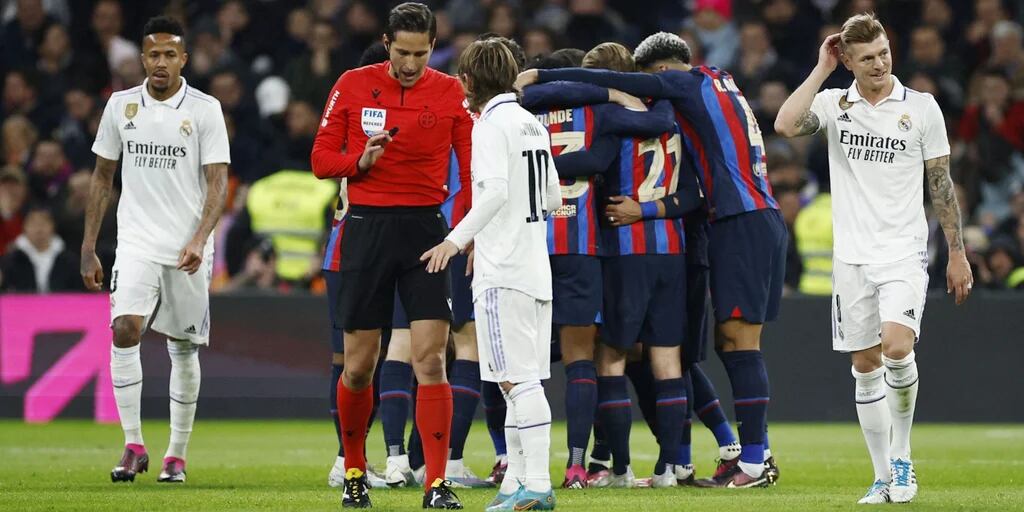 futbol nacional uruguay!!!  Real madrid, Barcelona futbol club, Madrid