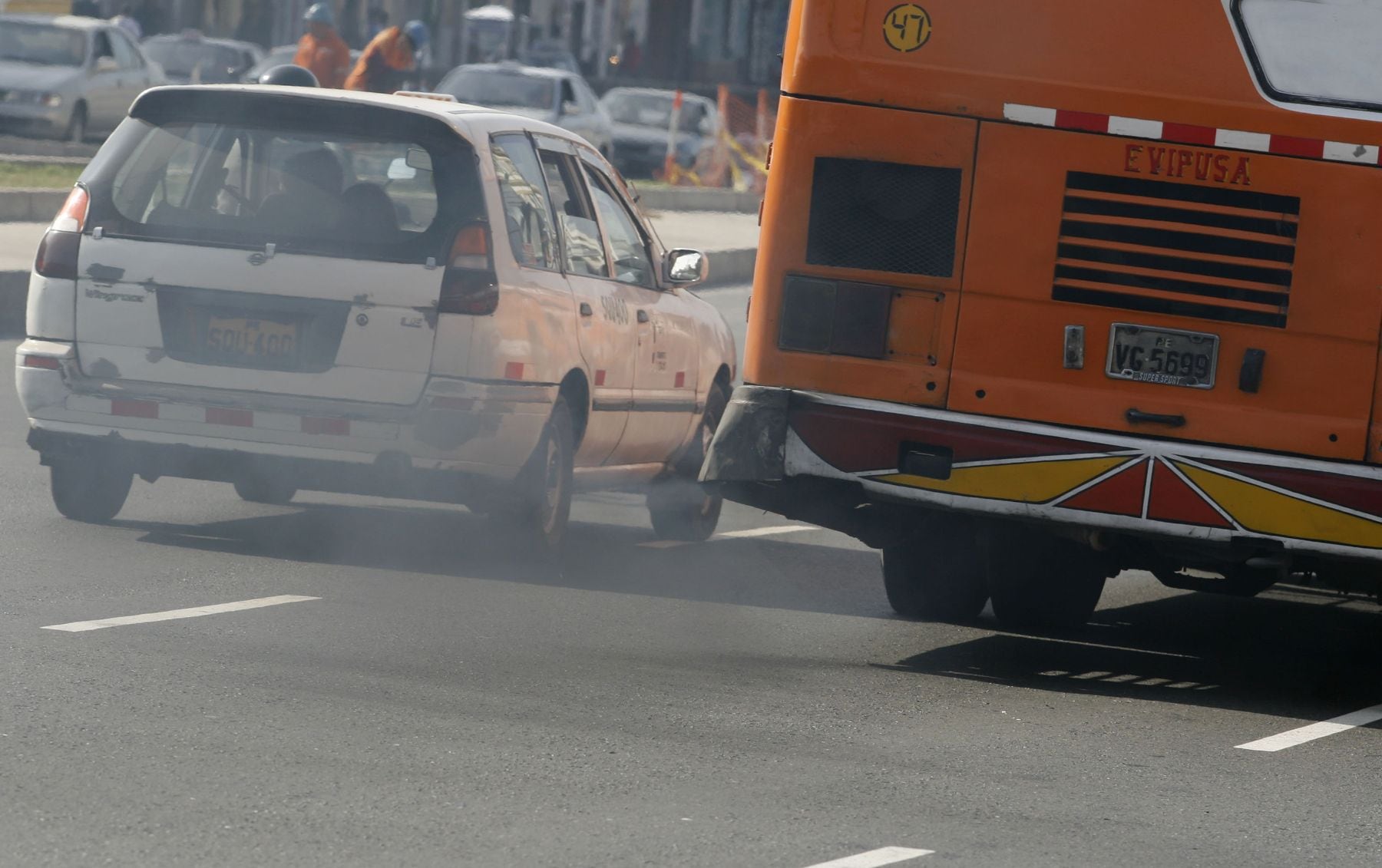 Parque automotor es el principal responsable de que la calidad del aire sea 