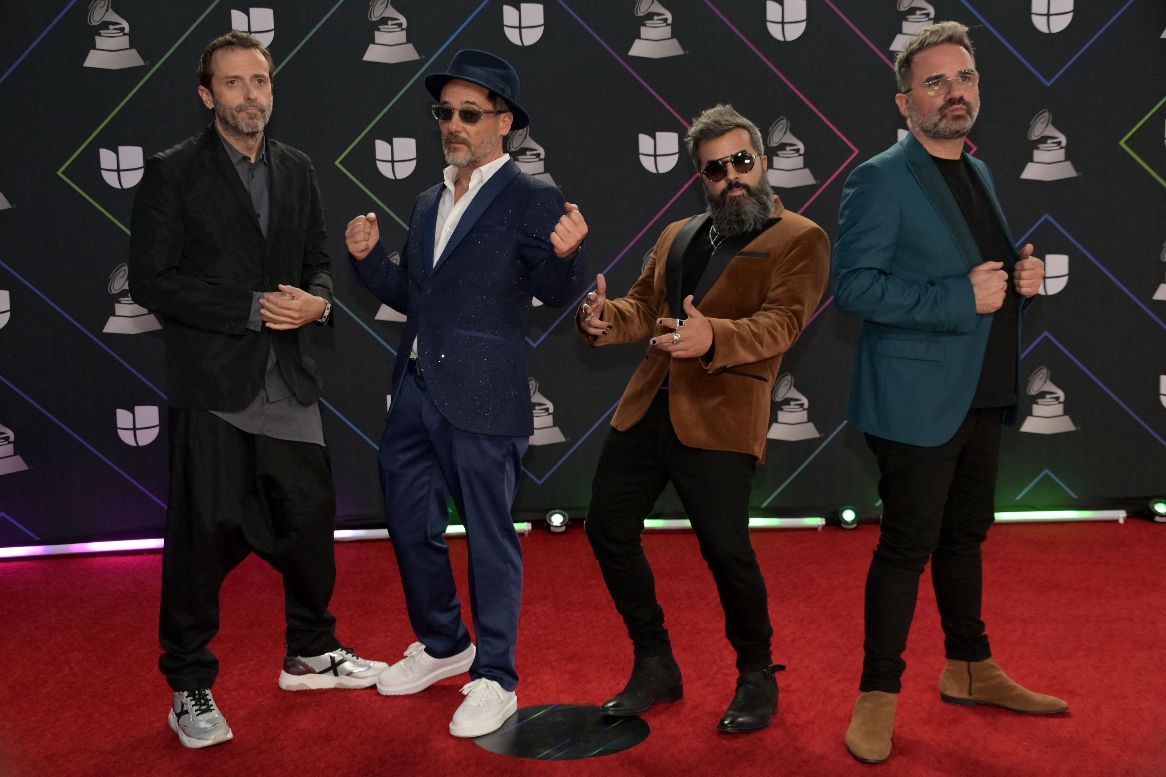 LATIN GRAMMYS - 18112021 - RUG ROJA.jpg