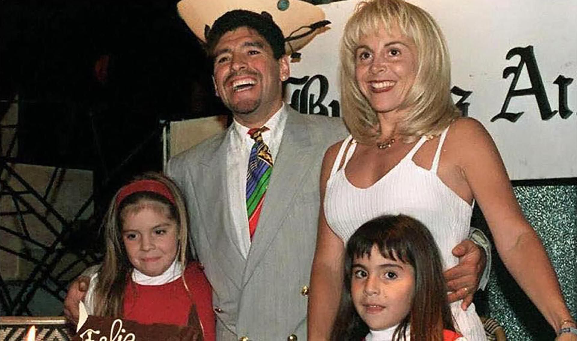 Diego y Claudia se casaron en 1989; alrededor del año 2000 se separaron y recién el 15 de abril se divorciaron legamente (AFP)