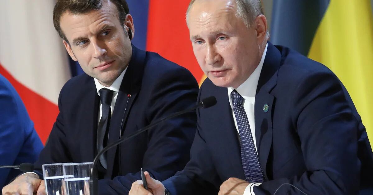 Vladimir Poutine a réitéré les exigences de la Russie envers l’Ukraine lors d’une rencontre avec Emmanuel Macron.