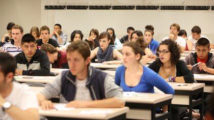 El 40 De Los Estudiantes Universitarios Abandona O Cambia De Carrera Tras El Primer Ano Avanza El Reconocimiento De Equivalencias Infobae