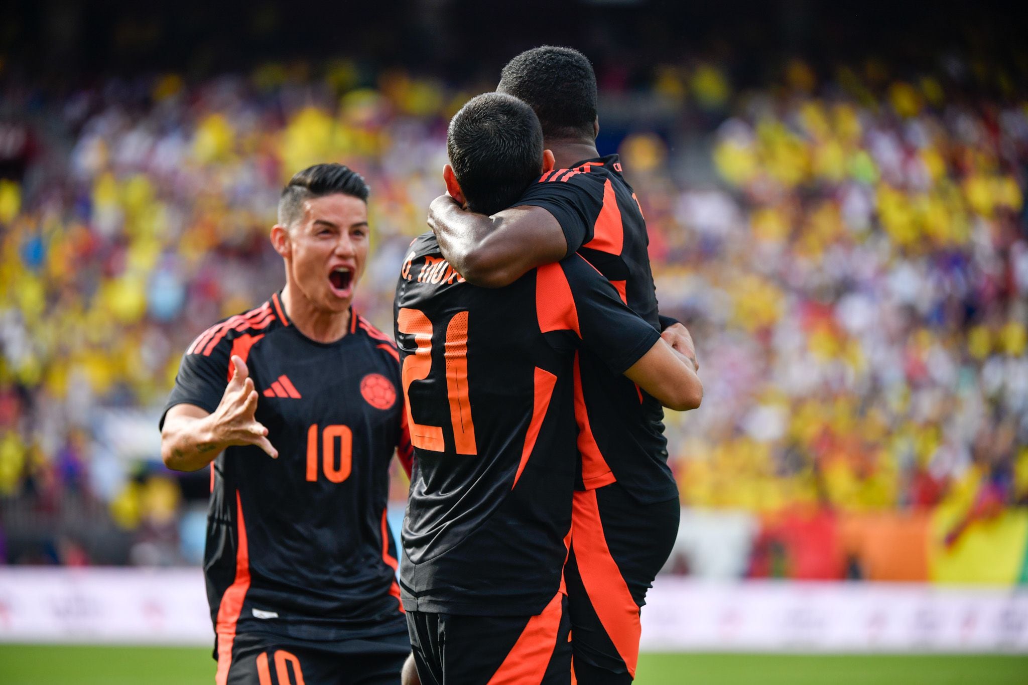 Festejo de uno de los goles de la selección Colombia entre James Rodríguez, Daniel Muñoz y Jhon Arias - crédito Federación Colombiana de Fútbol