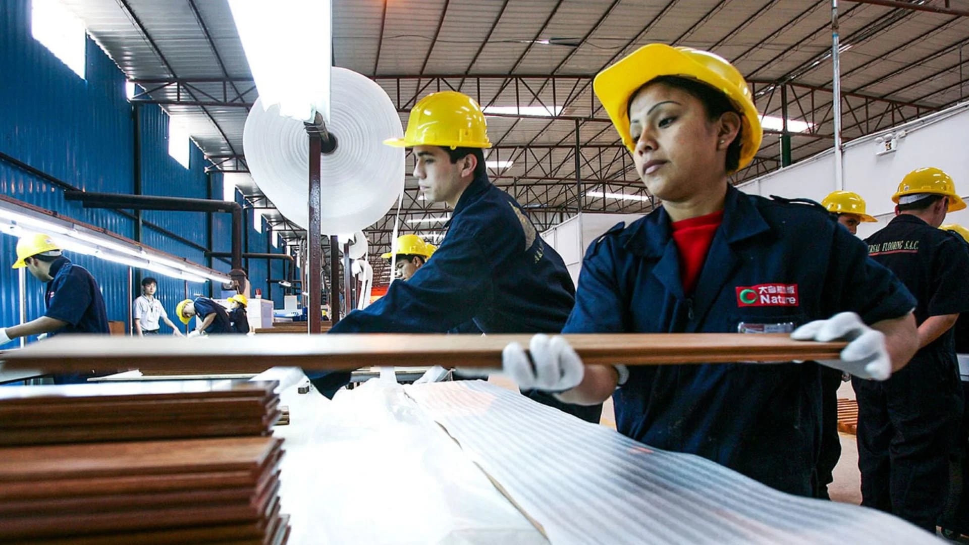 El trabajo con salario mínimo competitivo se ha vuelto una pieza clave para aumentar el índice de desarrollo humano. (Andina)