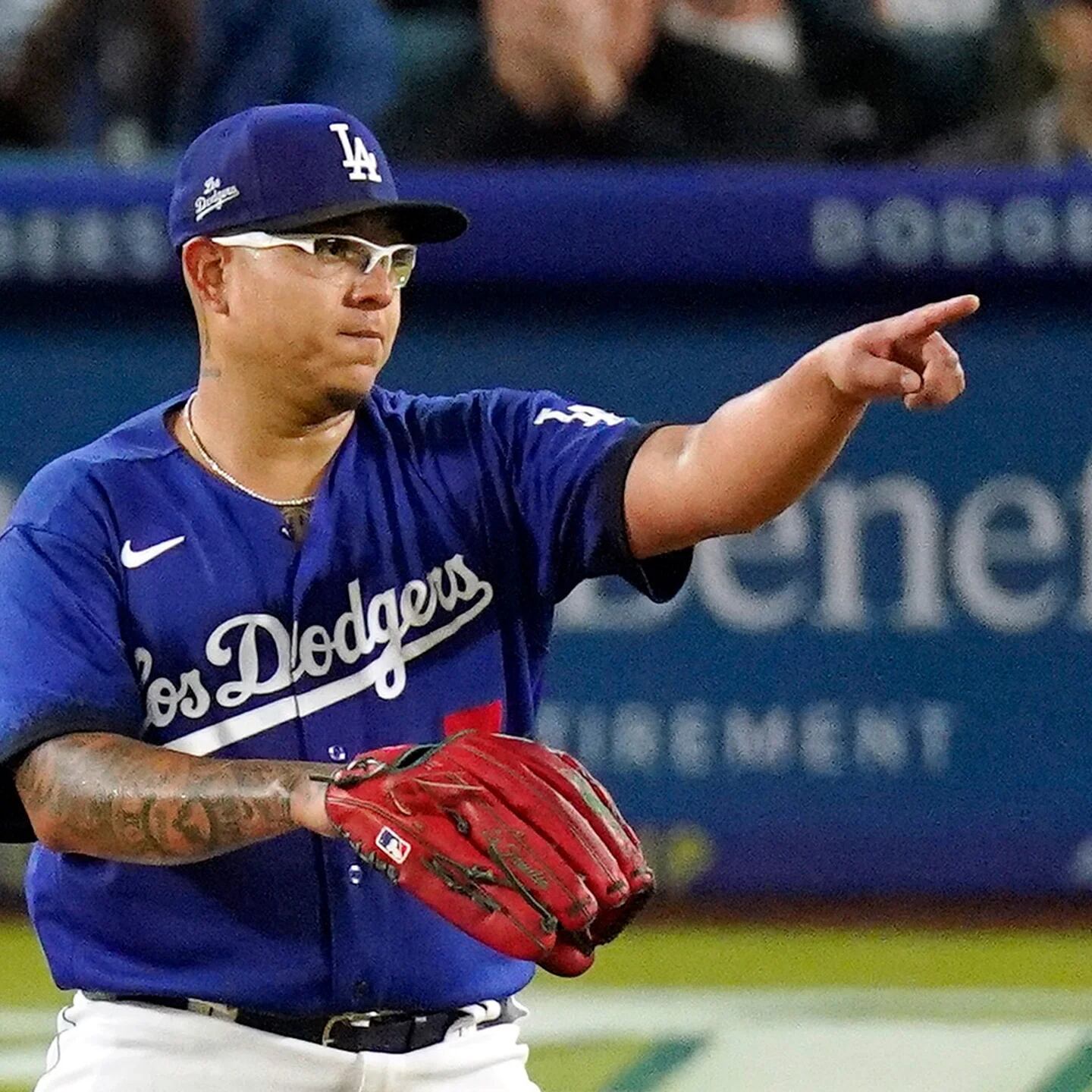 Fuentes: Pitcher mexicano Julio Urías evita arbitraje y firma con Dodgers  por $14.25 millones para temporada 2023 - ESPN