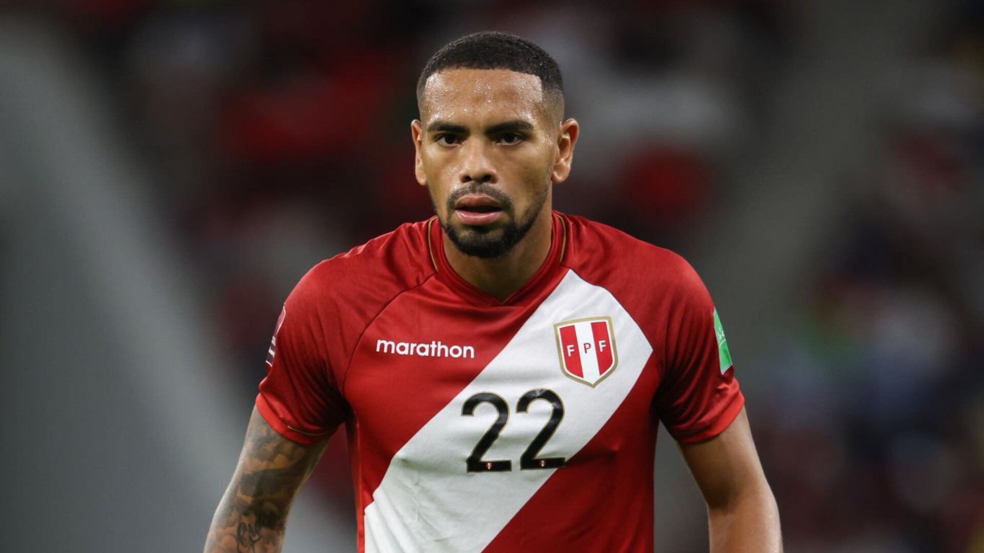 Alexander Callens sería la novena baja de Perú en inicio de Eliminatorias. - créditos: Getty Images