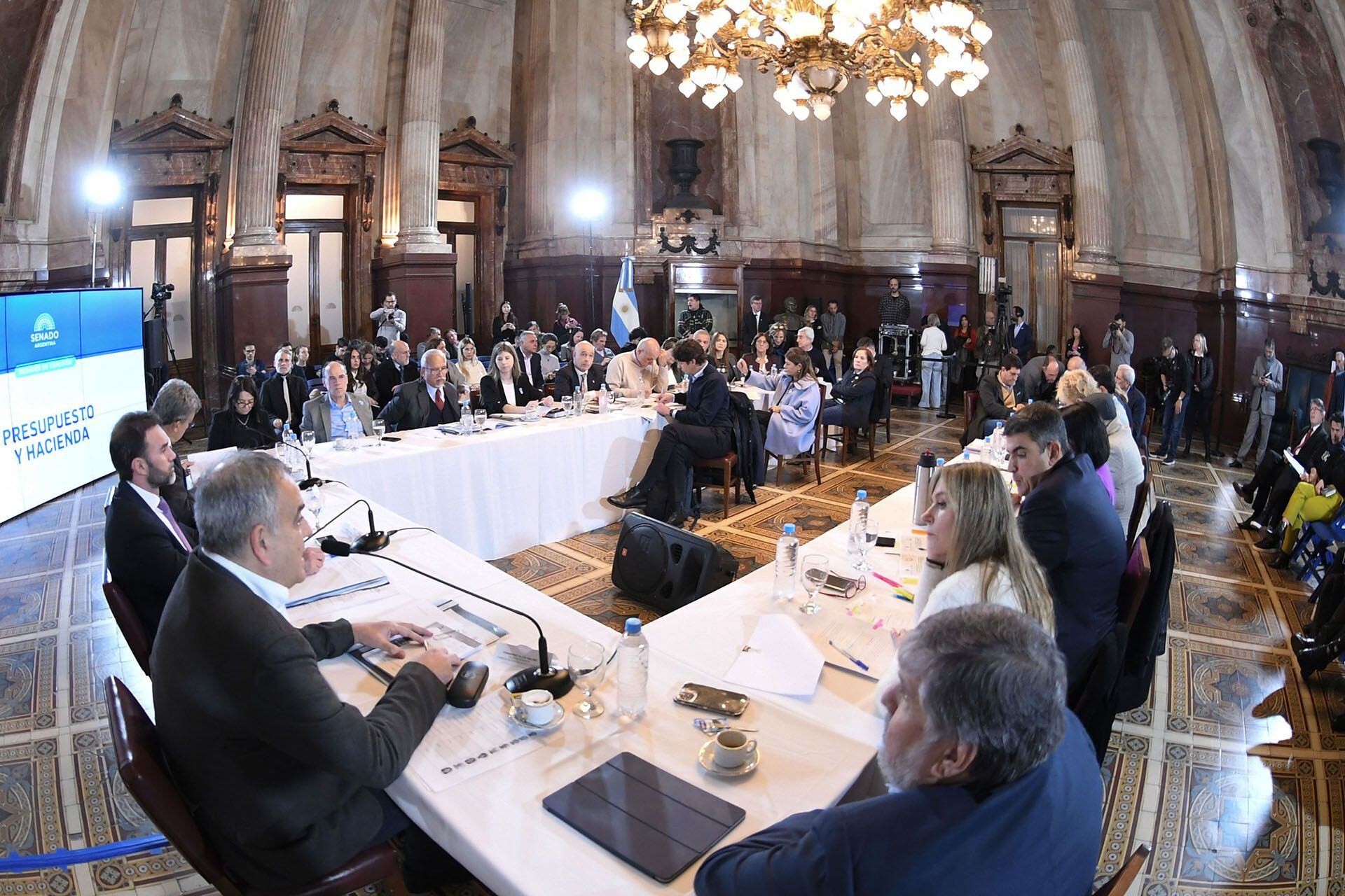 COMISIÓN DE PRESUPUESTO Y HACIENDA