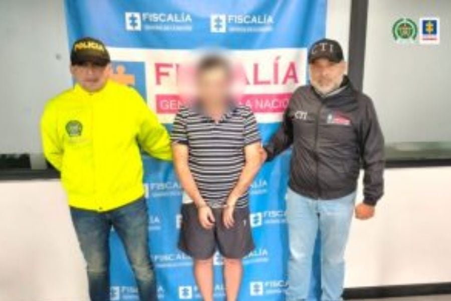 El hombre, que trabaja en un centro de salud, fue arrestado por las autoridades del país cuando intentó salir de Colombia