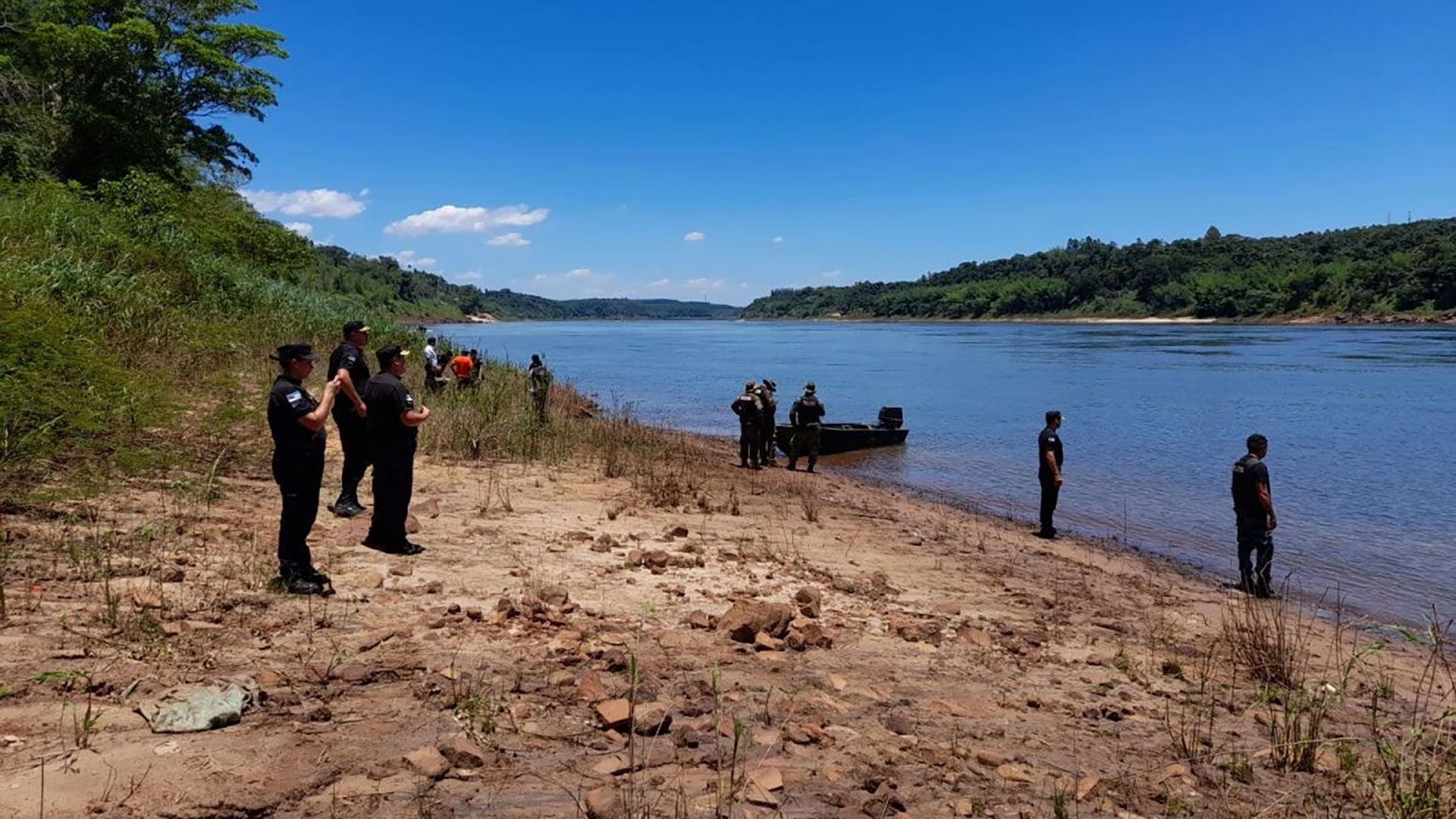 misiones buscan niños rio Paraná