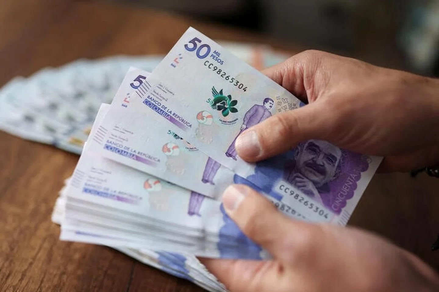 FRENTE de billetes falsos tamaño real del billete real para cortar  calcomanías de uñas al agua -  España