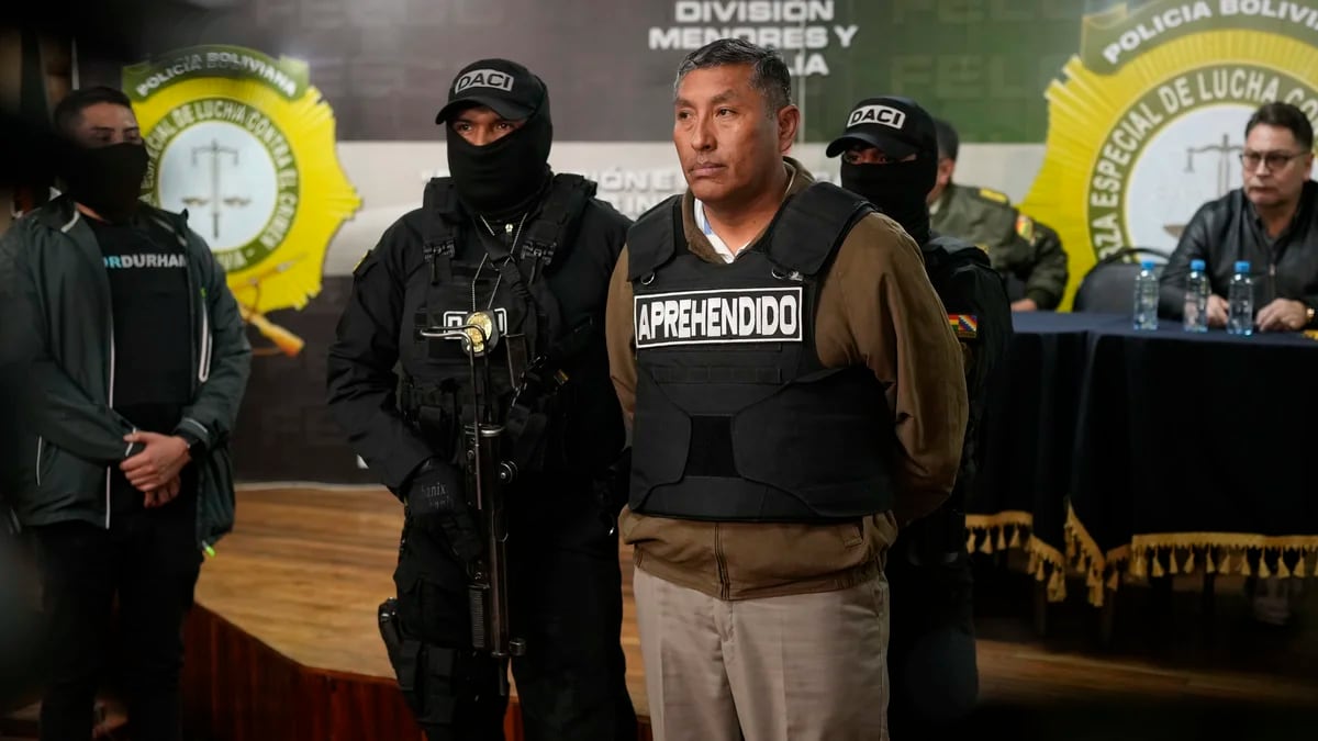 La Policía de Bolivia detuvo a un segundo ex jefe militar por intento el intento de golpe de Estado
