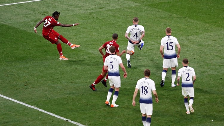 Divock Origi marcó el segundo gol en el minuto 87 (REUTERS/Sergio Perez)