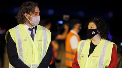 Comandante en Jefe, Santiago Cabiro, Ministra de Salud Carla Visotti (REUTERS / Agustin Marcarian)