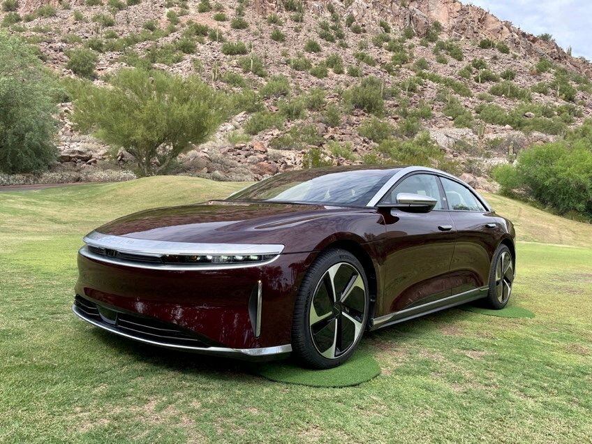 Aston Martin adopta un diseño de CarPlay que homenajea su historia y estilo de conducción. (REUTERS/Hyunjoo Jin)