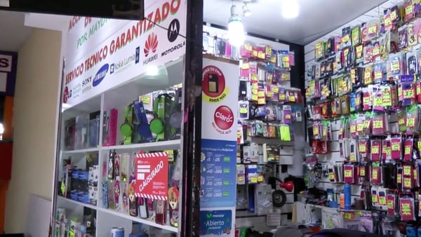 Ya se registran casi un centenar de clausuras en locales que comercializan celulares robados