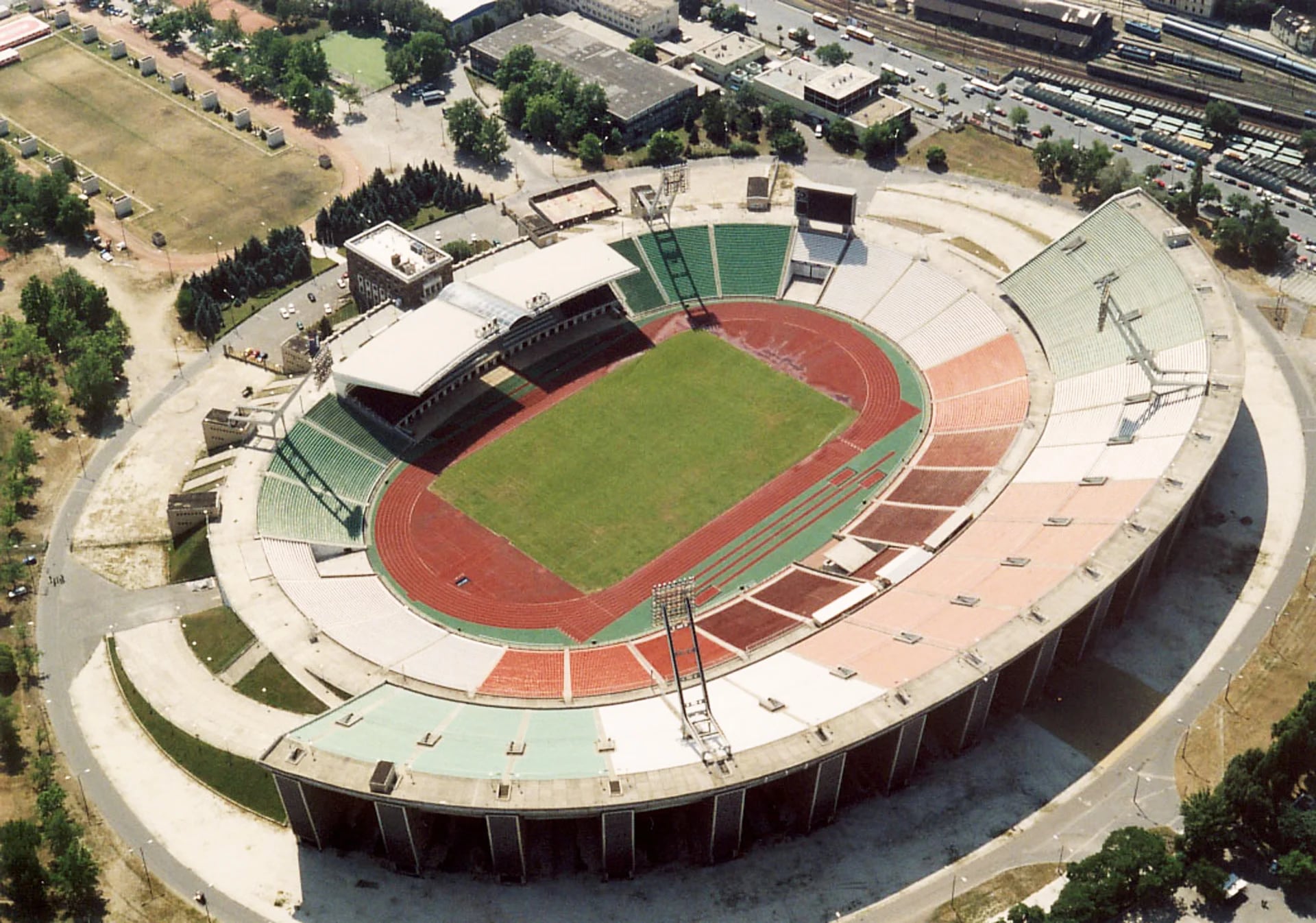 El estadio Ferenc Puskás fue bautizado en honor a la máxima figura de Hungría